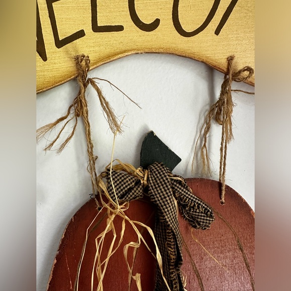 ‘Welcome’ Pumpkin Sign - Picture 3 of 6